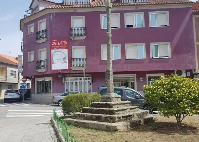 Os Pazos Familiar Otel Cambados